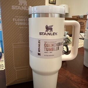 Stanley White Quencher H2.0 Tumbler